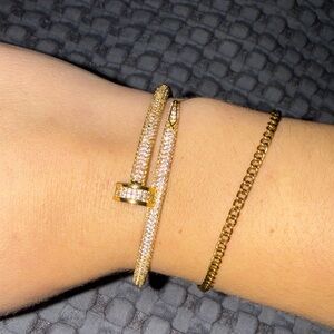 Elegant Gold Bracelet